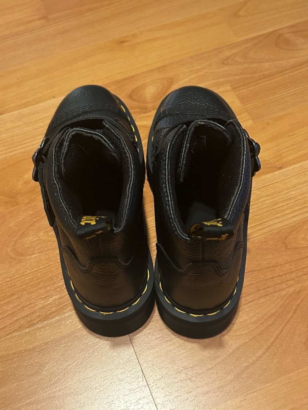 Dr. Martens Like New Women’s 6 AirWair Devone Flower Platform Women Boots - Picture 6 of 8
